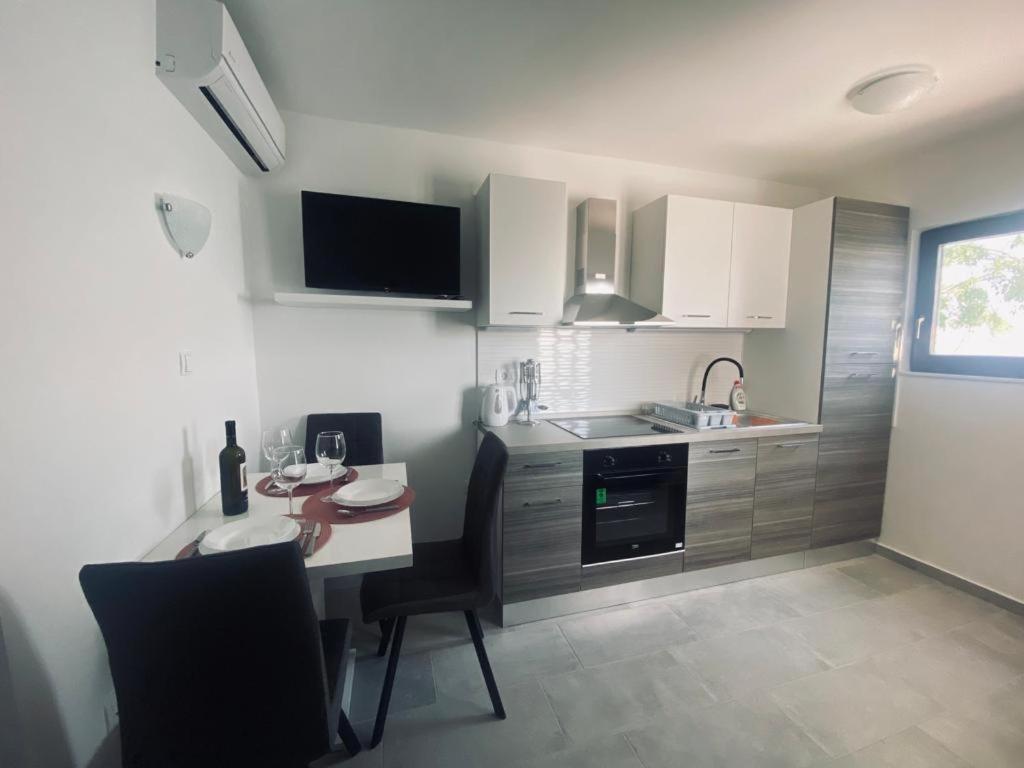 Apartmani Mila Стариград-Пакленица Экстерьер фото