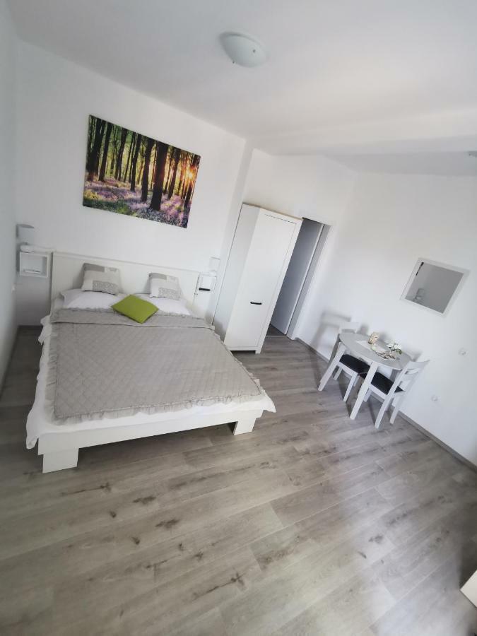 Apartmani Mila Стариград-Пакленица Экстерьер фото