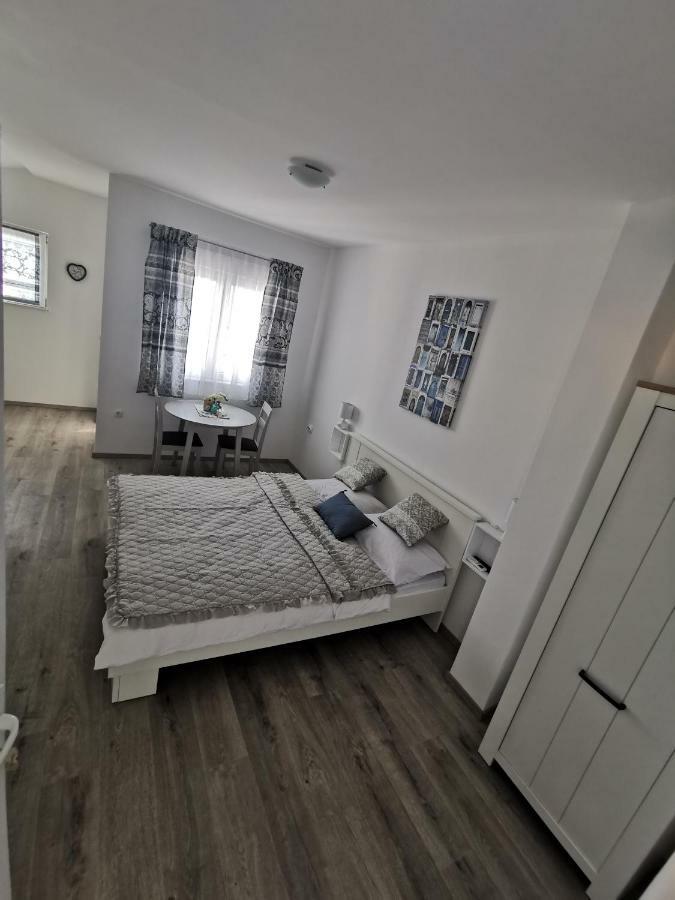Apartmani Mila Стариград-Пакленица Экстерьер фото