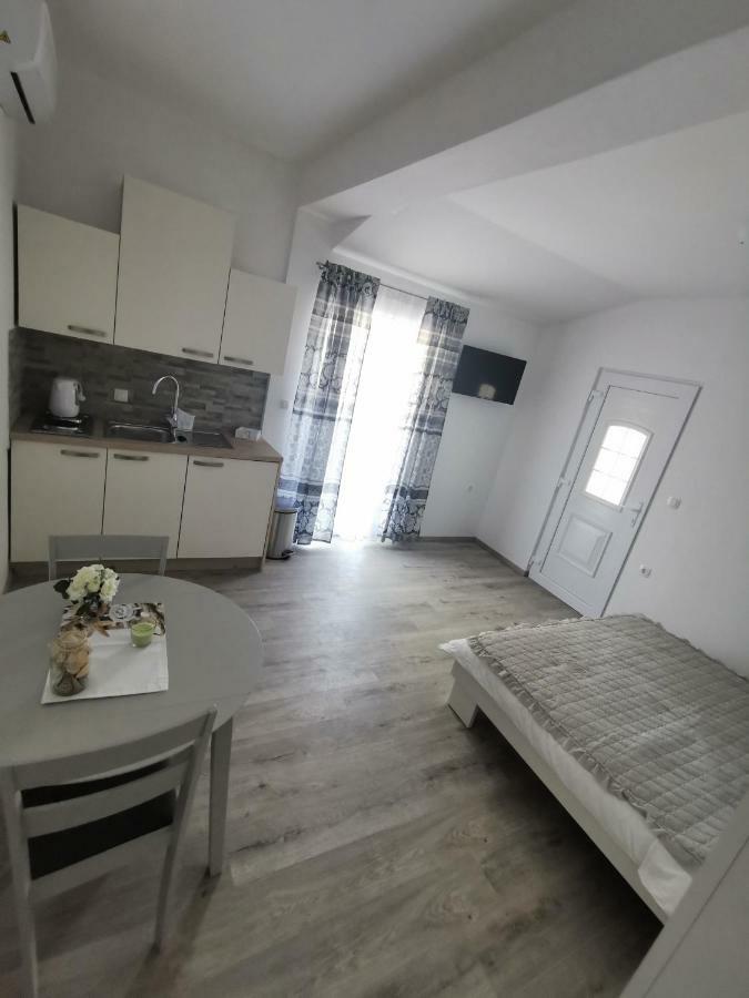 Apartmani Mila Стариград-Пакленица Экстерьер фото